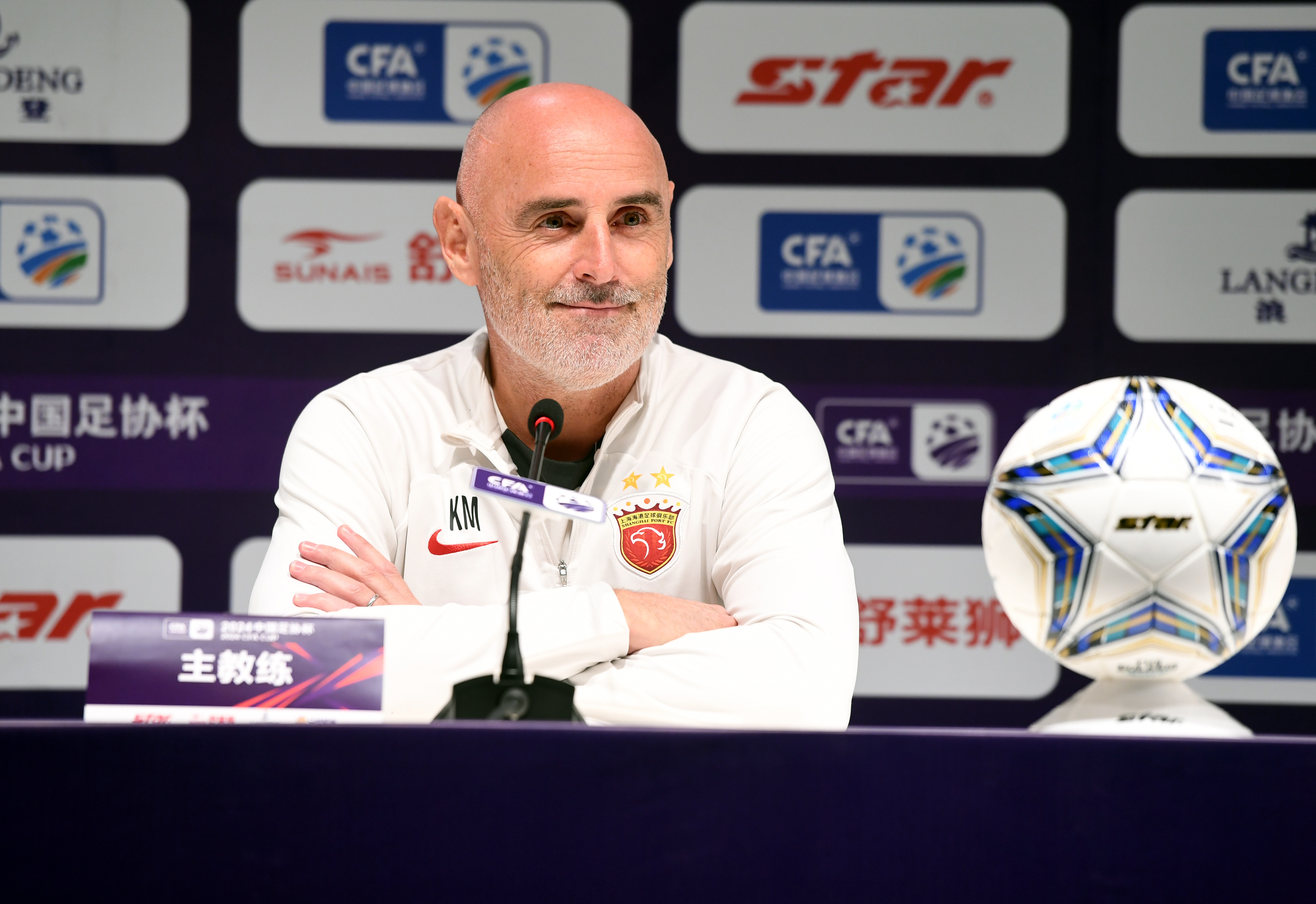 包含荷甲赛前再迎强敌，巴塞罗那伤情更新，主帅态度：目标明确，医务组通报恢复的词条-爱游戏