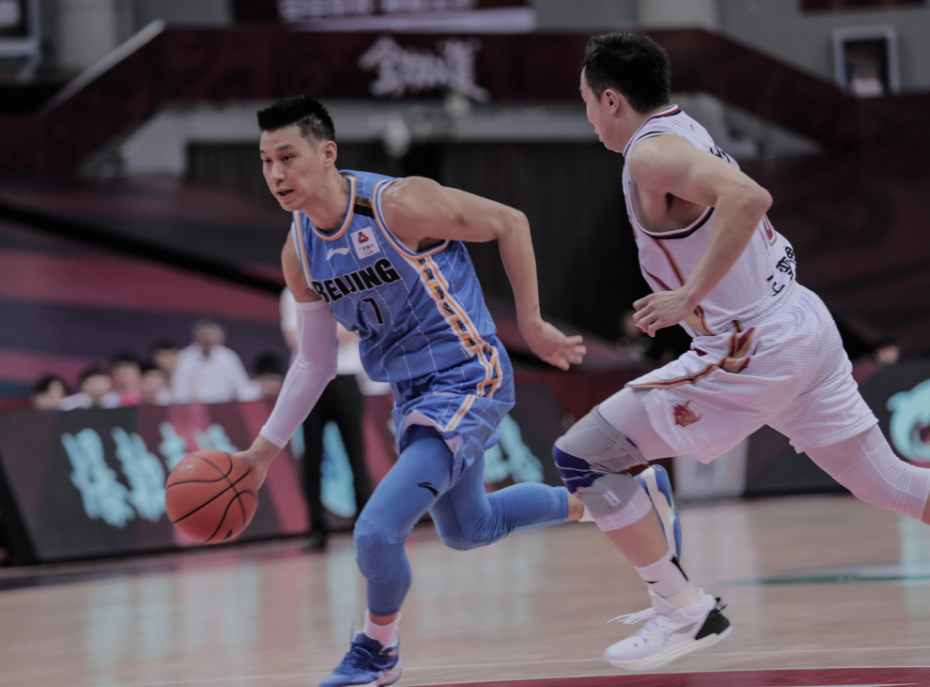 赛地聚焦：CBA常规赛关键时刻热度飙升，北京首钢迎来里程碑，赛场秩序良好，医务组通报恢复的简单介绍-aiyouxi